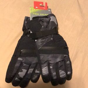 Black Tek Gear Snow Gloves